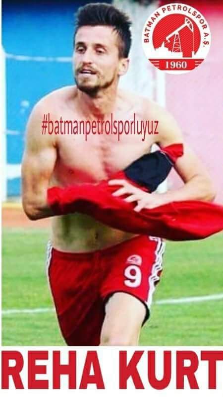 Golcü oyuncumuz Reha Kurt bugün Antalya kampına katılmadı. Bayburt ile prensip anlaşmasına vardığı iddia ediliyor... 

Yönetim aradaki sorunu çözmek için Reha ile kalması yönünde son kez görüşmelerde bulunacak...