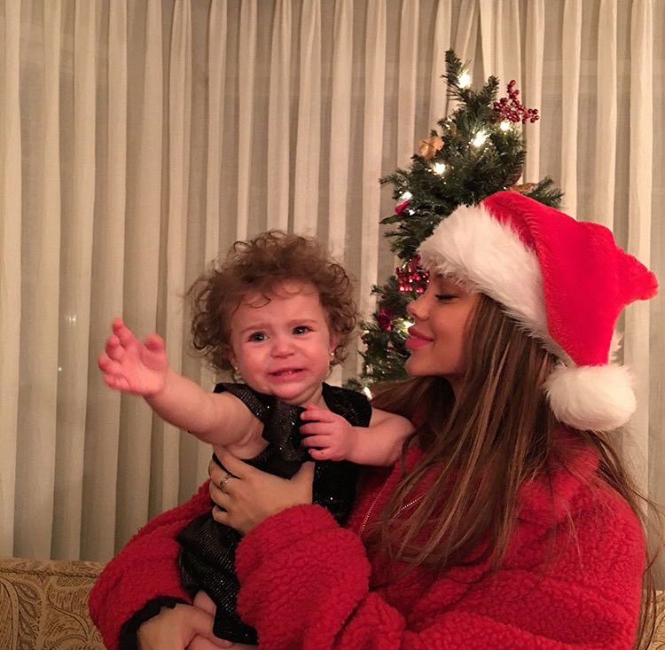 KiSSMYxASH's tweet photo. merry christmas kids hate me https://t.co/EV4NM9IKeh