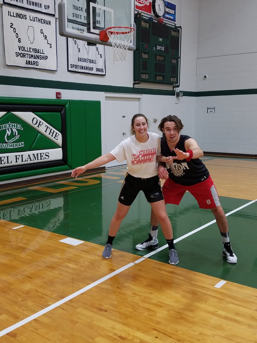 EmptyNestTour's tweet photo. Missed #BeardedChick and #CheerChick but still had a great time with #MamaHen and the rest of the chicks. Even had time for the annual Christmas Day session in the gym with #BabyChick and #HairyChick. Merry Christmas!
#EmptyNestTour https://t.co/tpQ3fGkj9i