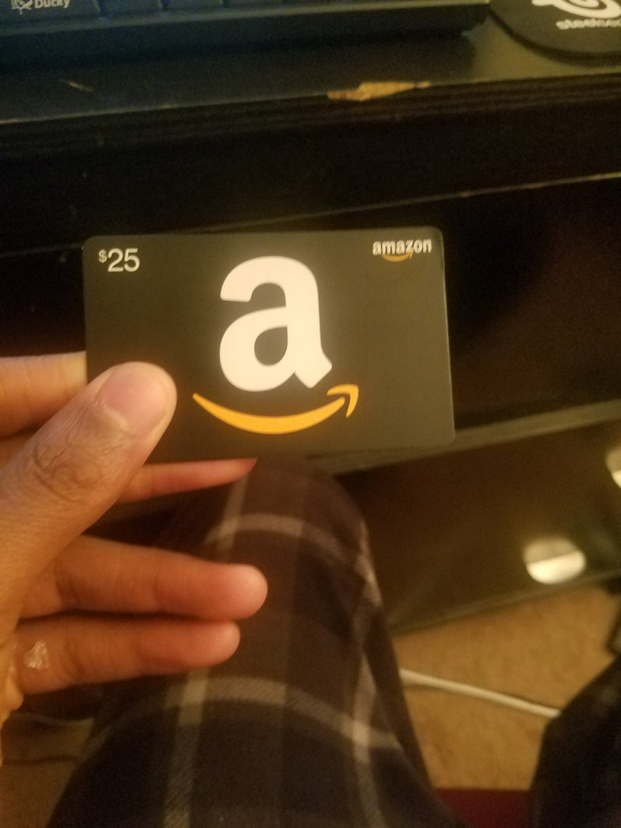 gengarhands's tweet photo. ay im feelin generous this lovely christmas day so imma do a giveaway for this rt for a chance to win :] good luck! https://t.co/W0gW215zrA