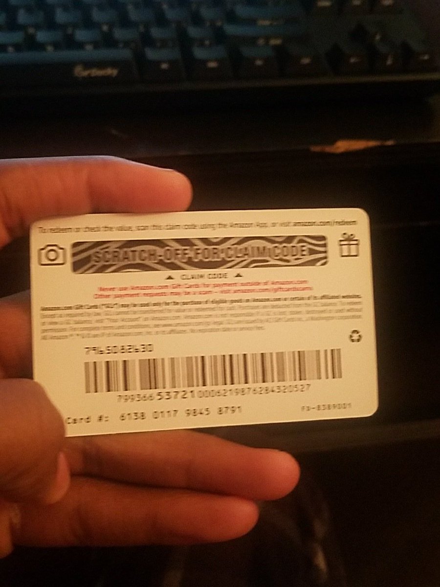 gengarhands's tweet photo. ay im feelin generous this lovely christmas day so imma do a giveaway for this rt for a chance to win :] good luck! https://t.co/W0gW215zrA