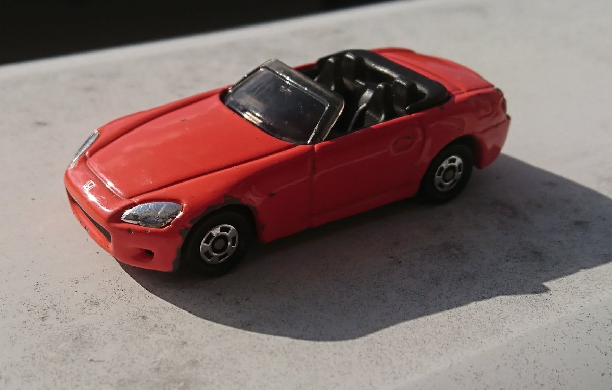 りゅー Awt こういうオレンジの S00買ったんですが 何に入ってたのか分からないんです ボディの裏側までちゃんと彩色されています 改造品でないなら なんなのだろうと思ってます わかる方お願いします トミカ S00 わかる人rt T