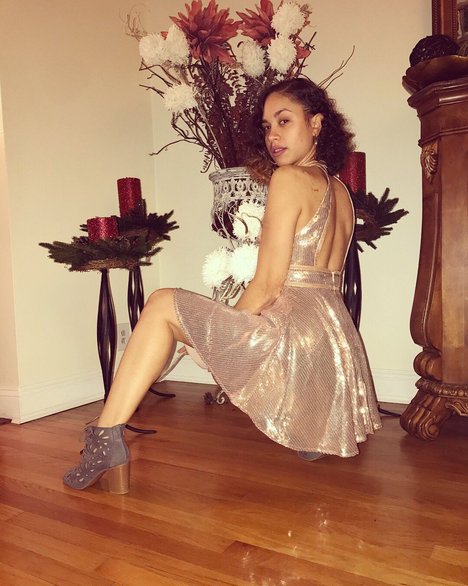 _WithLoveCaro's tweet photo. 🎄It's all fun & games 'til Santa checks the naughty list 😉🎄
•••
••
•
#CheckItTwiceSanta #ItsNotAMistake #ImDefinitelyOnIt #SantaBaby #HoHoHo #WinterFlowers #Joy #Peace #Love #AllYouNeedForChristmasIsSomeSparkle #CountYourBlessingsTwice #NeverStopBelieving https://t.co/JjuNTeWGkY