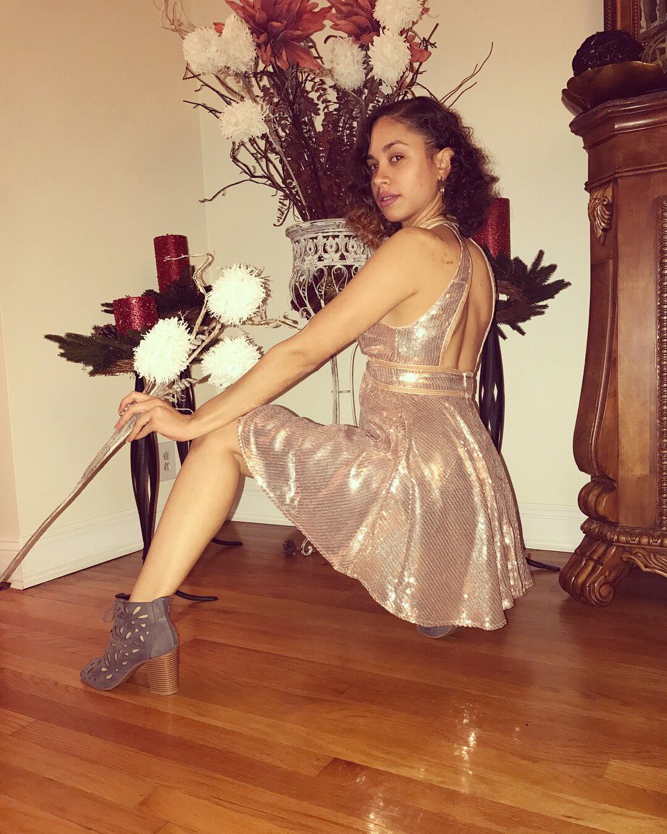 _WithLoveCaro's tweet photo. 🎄It's all fun & games 'til Santa checks the naughty list 😉🎄
•••
••
•
#CheckItTwiceSanta #ItsNotAMistake #ImDefinitelyOnIt #SantaBaby #HoHoHo #WinterFlowers #Joy #Peace #Love #AllYouNeedForChristmasIsSomeSparkle #CountYourBlessingsTwice #NeverStopBelieving https://t.co/JjuNTeWGkY