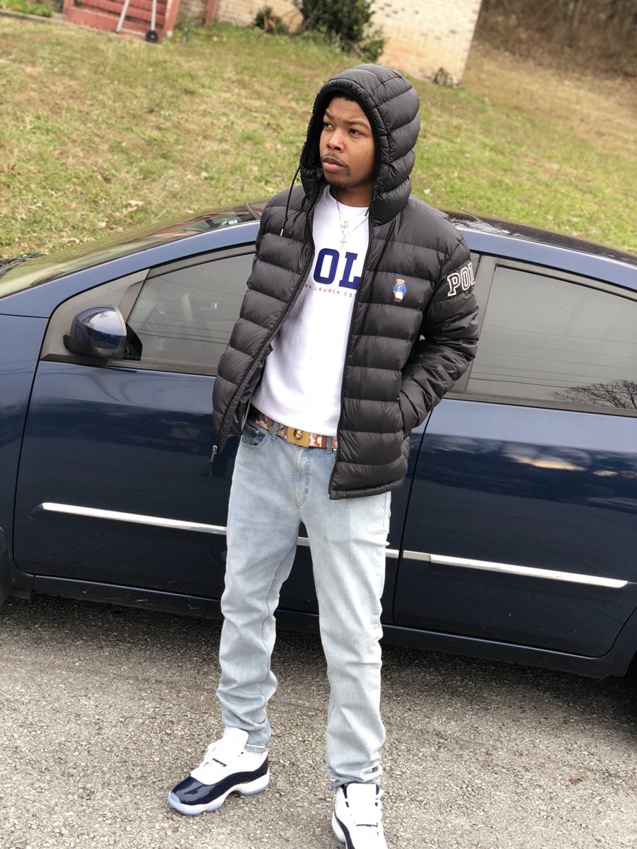 Gods_GiftJr's tweet image. Wyd....💧 Trappin out the Wraith 🚘 In the Winter ❄️ #DripOnMe #SuperSlimey