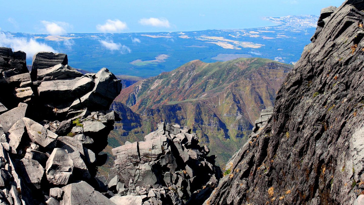 「一番良かったのは鳥海山、登ってる間ずっと景色が綺麗という稀有な山だった。 」|キツネイロのイラスト
