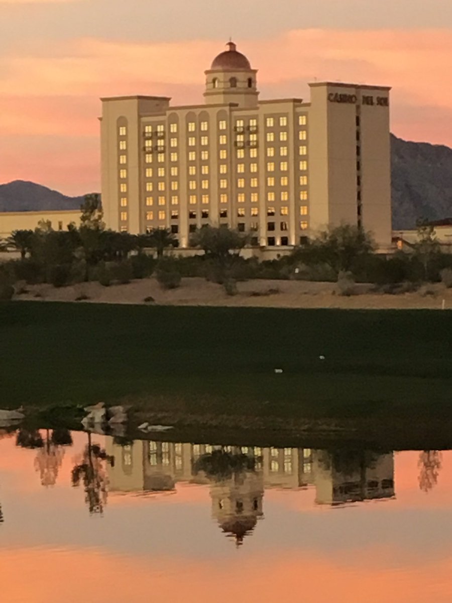 UofA's golf team is pretty spoiled to get to golf here. Happy Holidays. #Sewailo.