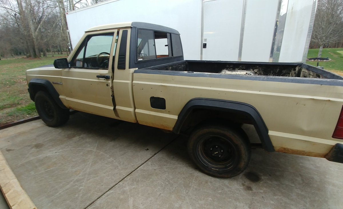 IanBigTire's tweet photo. This little Comanche is about to get the #bigtire treatment #gomanche https://t.co/jWw8FeR1jB