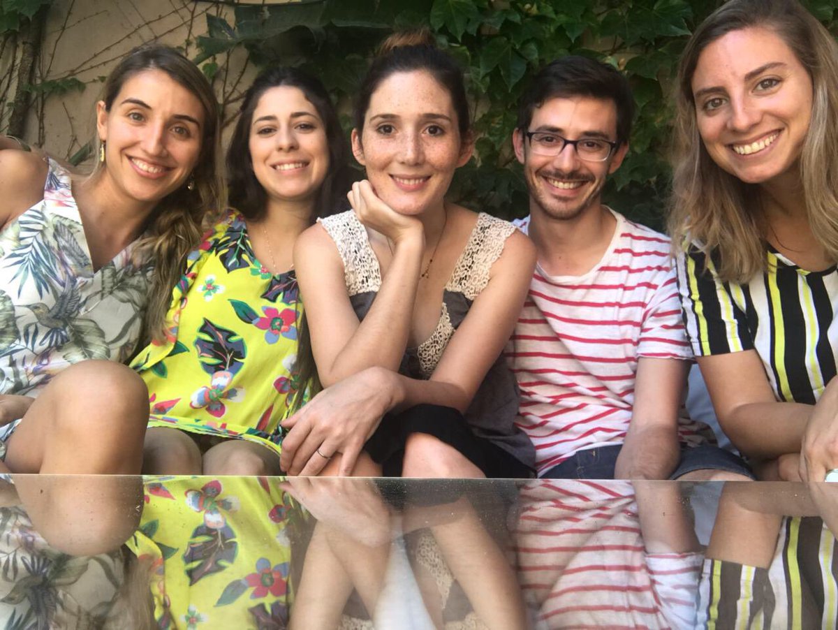 CoraBlue2's tweet photo. El equipo de Cora Blue les deseamos felices fiestas a todos! A brindar por el gran año que termina y por todo lo que vendrá!🥂 https://t.co/57fdvqhXMq