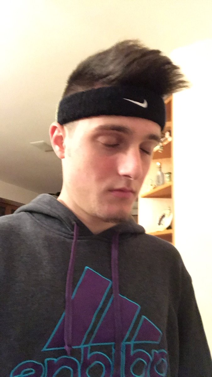 Jbex2417's tweet photo. Nothin says Merry Christmas like a 100k check from fanduel @TheCoreyBrewer go off for the kids tonight @kylecarbone56 @krayy23 @CreeTrey5 #HeadbandJustLikeYou #QuickPrayer #WeBelieve #OurFavoritePlayer #ForUsCorey https://t.co/vOEXuKVywq