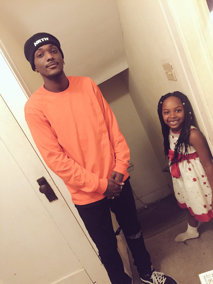 Qdajuice's tweet photo. Happy Holidays Ya digg✌🏾🎄🕊✨
#JadeMarie👸🏾 #Xmas2017🎄 https://t.co/rhrNjJv0JI