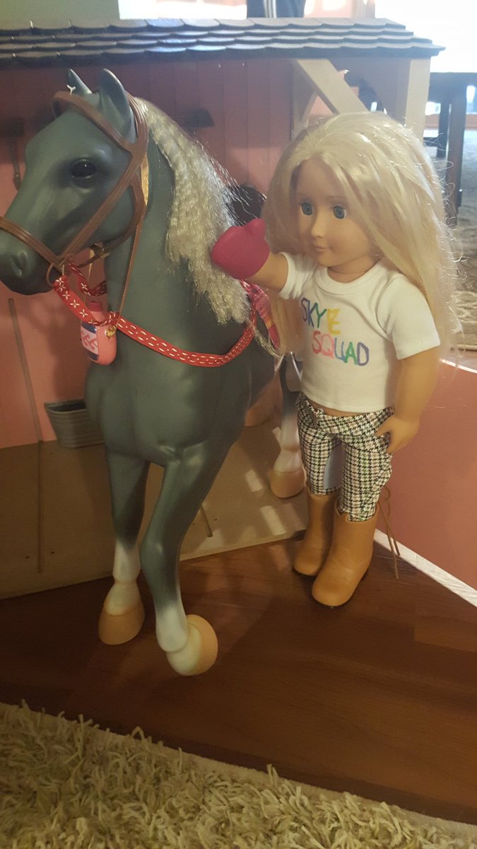mamasplash's tweet photo. My daughter Mileva got @NICOLESKYES and Girl for Christmas. They have matching #Skyesquad shirts. She was so happy she got her favorite youtuber https://t.co/mQc57AylYH