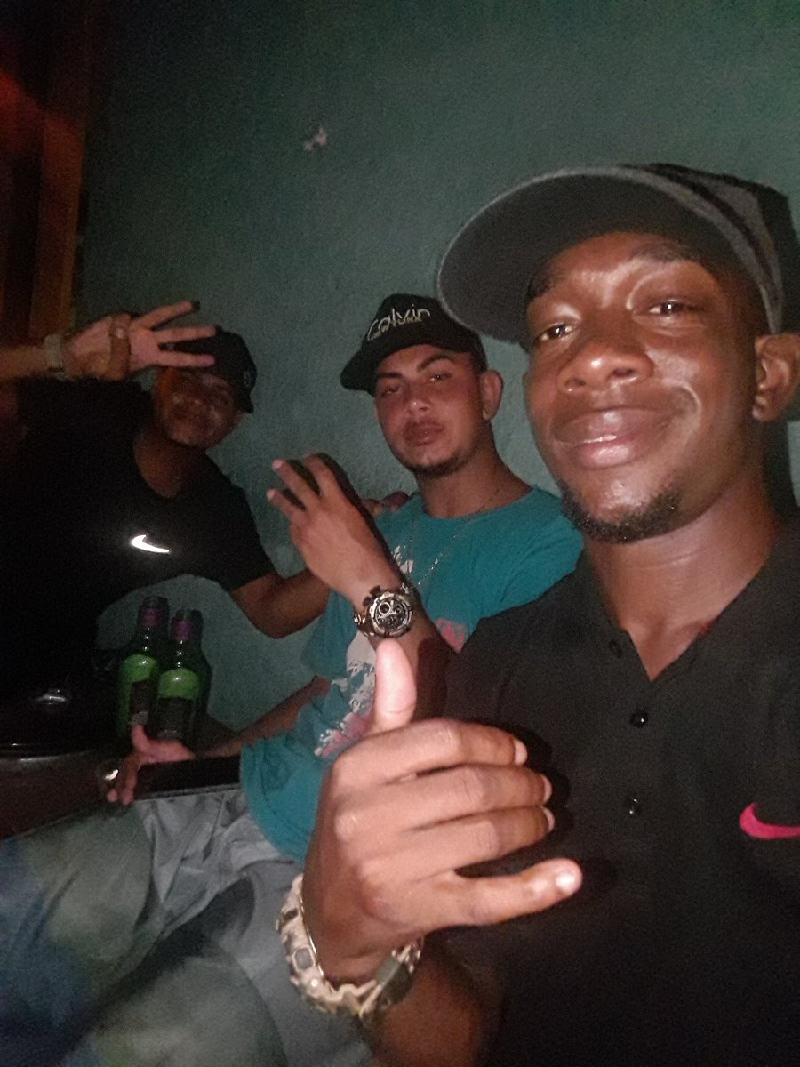 ed_mof31's tweet photo. Tamo na rua e 🌍😎 https://t.co/GDSLkBwpcL