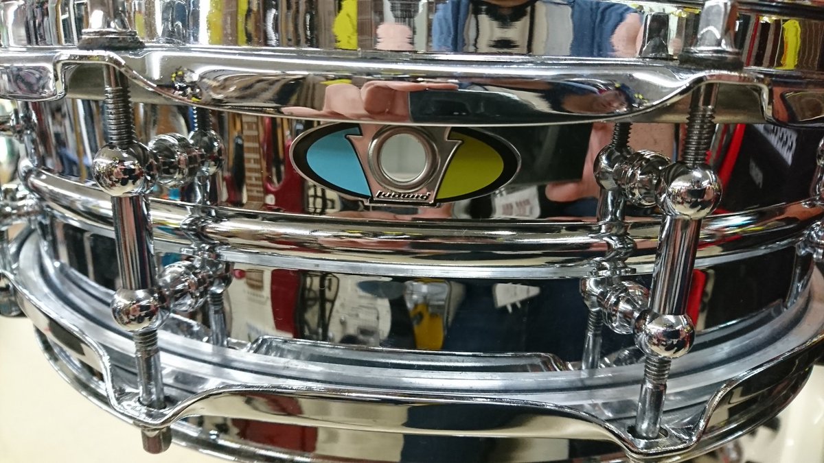 kashihara_inst's tweet photo. Ludwigのピッコロスネア、LW0414LSが美品で入荷！
パワフルでキレの良い反応です。
#Ludwig
#ラディック
#Supralite 
#スープラライト
#LS0414LS 
#ドラム
#スネア
#ピッコロスネア
#開放倉庫
#開放倉庫橿原店
#中古楽器 https://t.co/hPtTy7w1u7