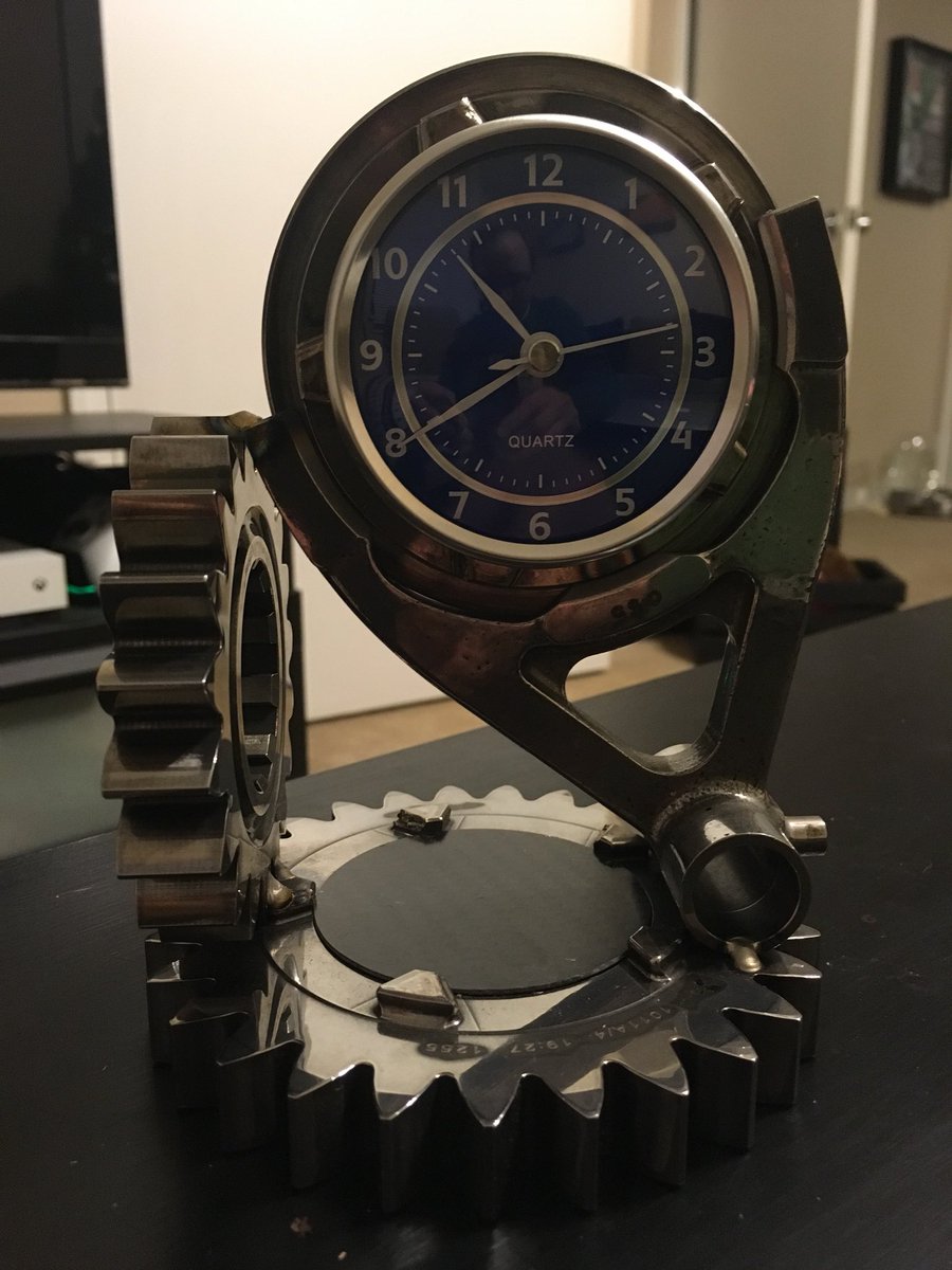 Adam_Fenwick's tweet image. Long but great Christmas Day. Have to give kudos to the fiancée. She hit the ball out of the park by getting me this awesome clock from @secondshiftart. What do you get a racing journalist for Christmas? A clock made out of race car parts!