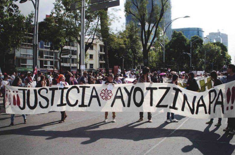 epigmenioibarra's tweet photo. En PaseDeLista1al43 10pm decimos:
NiPerdonNiOlvido
#Ayotzinapa39meses
FueElEstado
y NoALaLeyGolpista
Apoyan @padresolalinde @galvanochoa @Eponiatowska @liladowns ? https://t.co/b8rQepHZJw