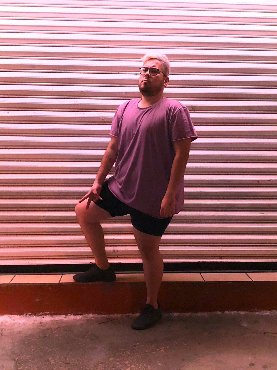 rosalesonline_'s tweet photo. Vine por taquitos con estas garras. 🦄✨
———
#chubstr #plussize #plussizemale #plussizemalemodel #plussizemodel #plusmenswear #fatshion #fatboy #bigguy #effyourbeautystandards #bodypositive #bodypositiveMX #beargay #gaybear #beard #malefashion #menstyle #chub #chubby https://t.co/njUAWE5Qii