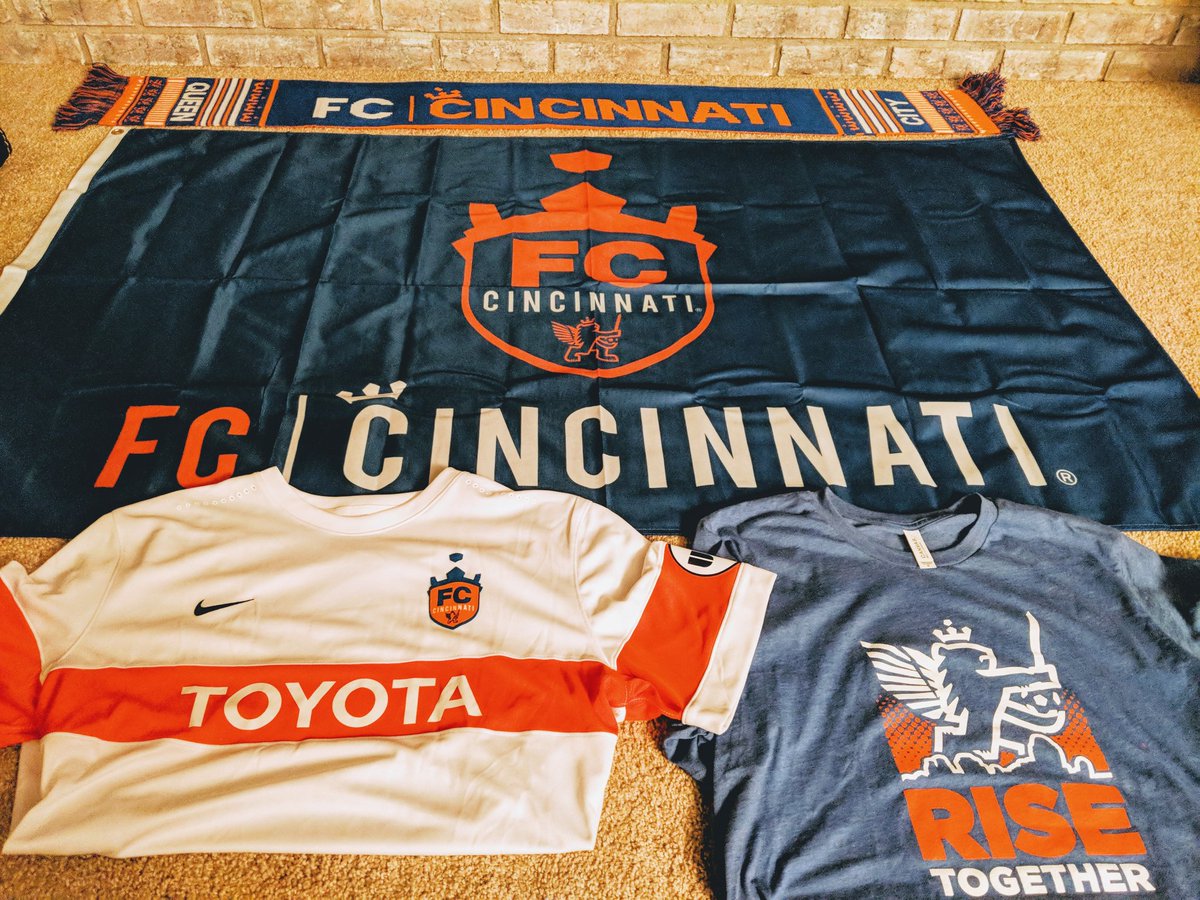 BildoGoInHammer's tweet photo. @Tommy_G @fccincinnati #FCChristmas https://t.co/A1FcHyl1x9