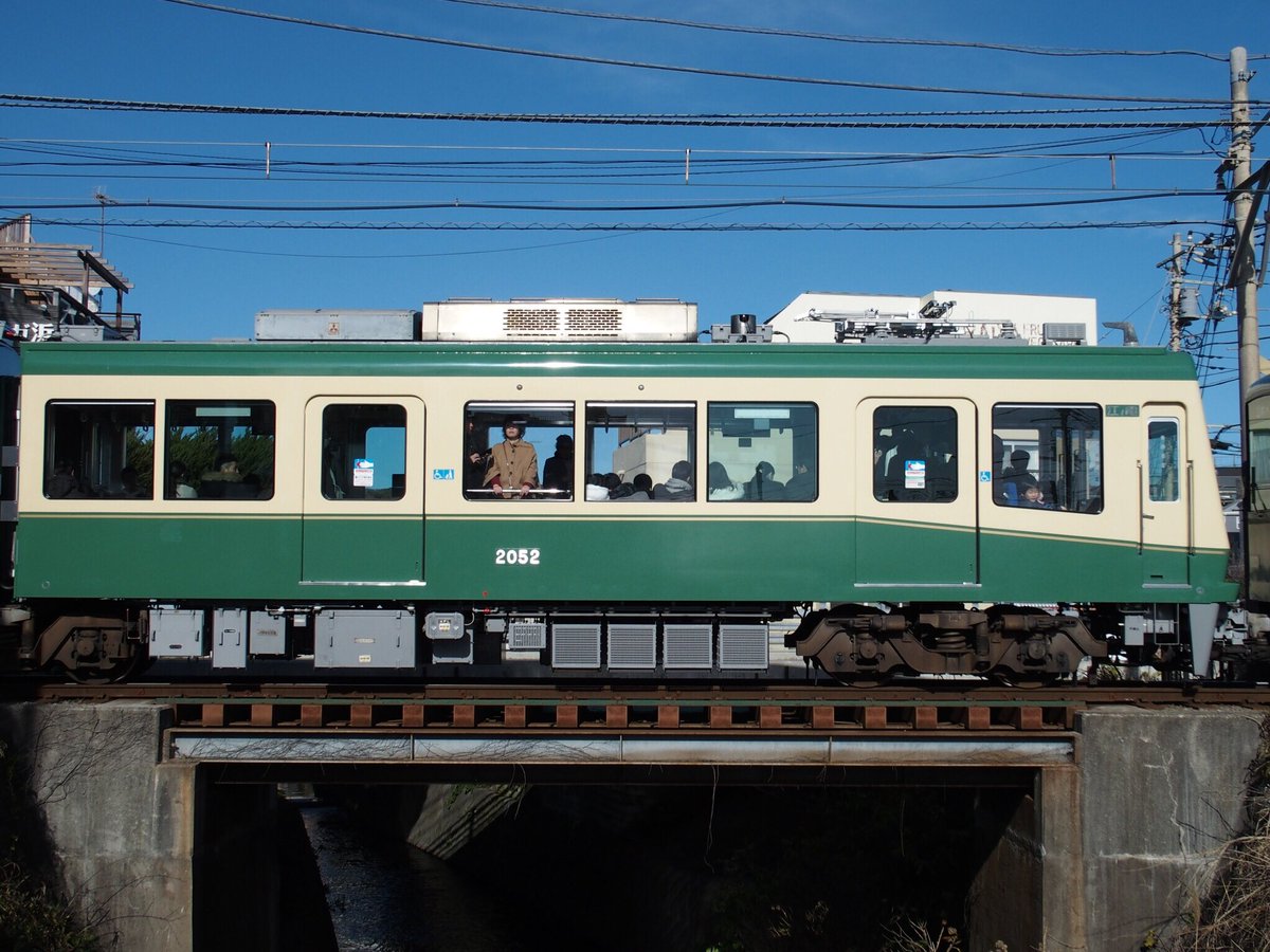 טוויטר なっしー בטוויטר 江ノ電 02f リニューアル車 を横から 17 12 26 T Co Kstzpfi4ps
