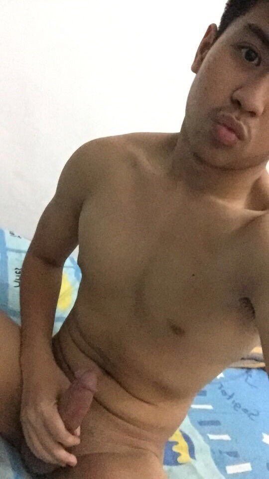 daks_bagets's tweet photo. Facebook vs Twitter https://t.co/6NVuf2z5iy