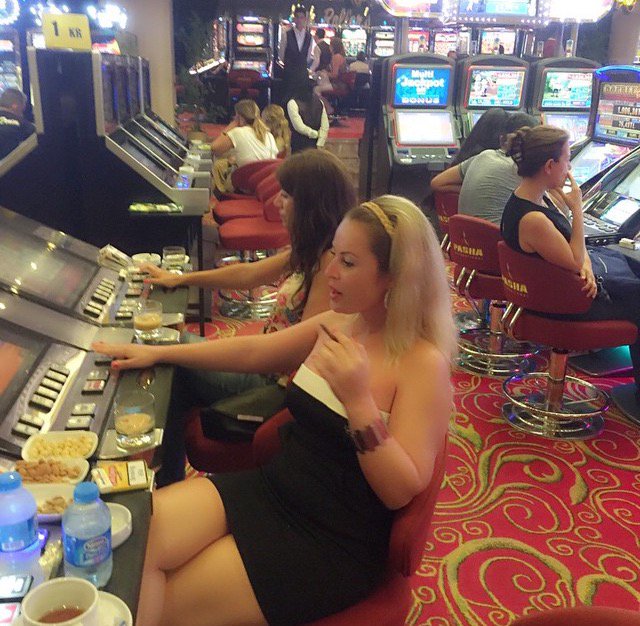 ####kıbrısı seviyorum [acapulco casino"da ]eğlenmiş hissettyor😊😊😊😊