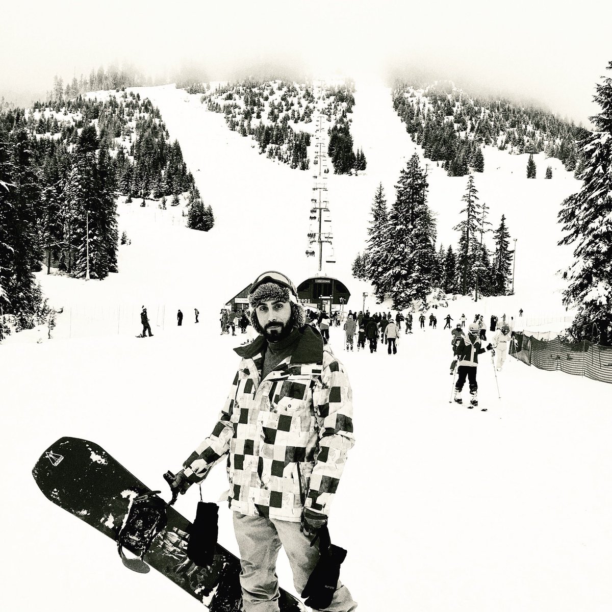 rayannima's tweet photo. This Christmas season, remember that love makes all things possible. Reach out and share the love through the kindness. little things s that make Christmas a big difference. β¨@cypressmtn @capitasupercorp #camera #snowboarding #clever #rayannima #worldclever #Vancouver https://t.co/avDkrPqaSe