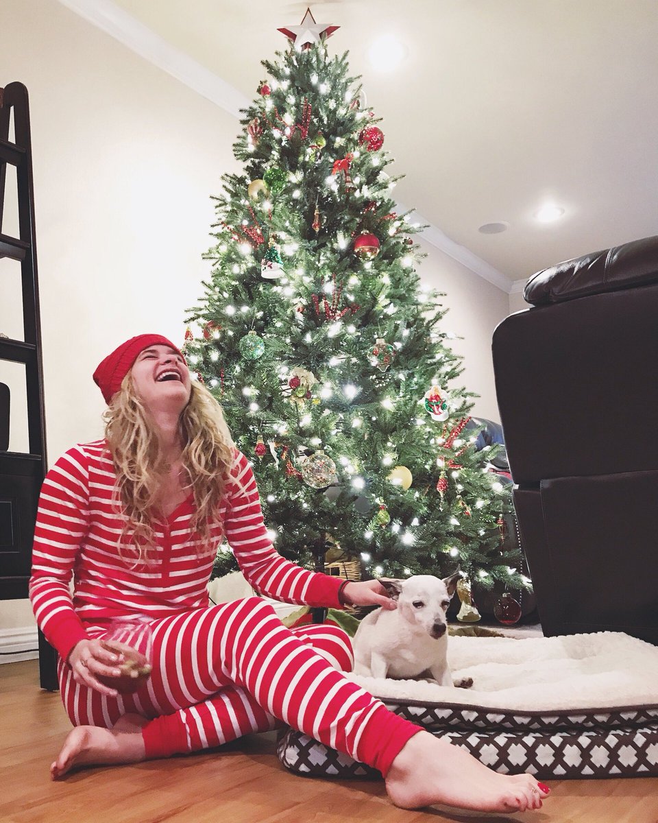 JennaMBoyd's tweet photo. Merry Christmas 🎄 https://t.co/UvA7i1BSKp