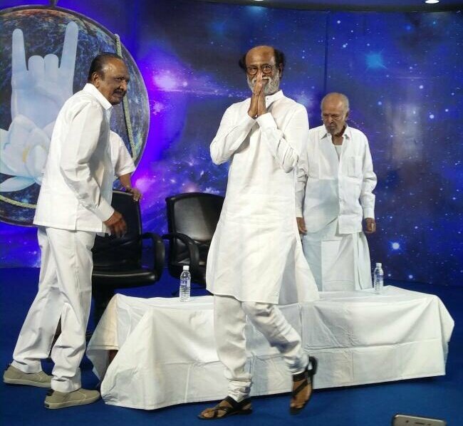 varmapowerstar6's tweet photo. #Yuddam lo digithe gelichi theerali.december 31st na thana nirnayanni prakatisthananna rajanikanth. https://t.co/GykyzpsxBG