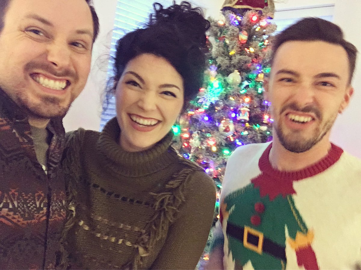 nativelanguage0's tweet image. Merry Christmas from Mike, Jenni and Stephen!