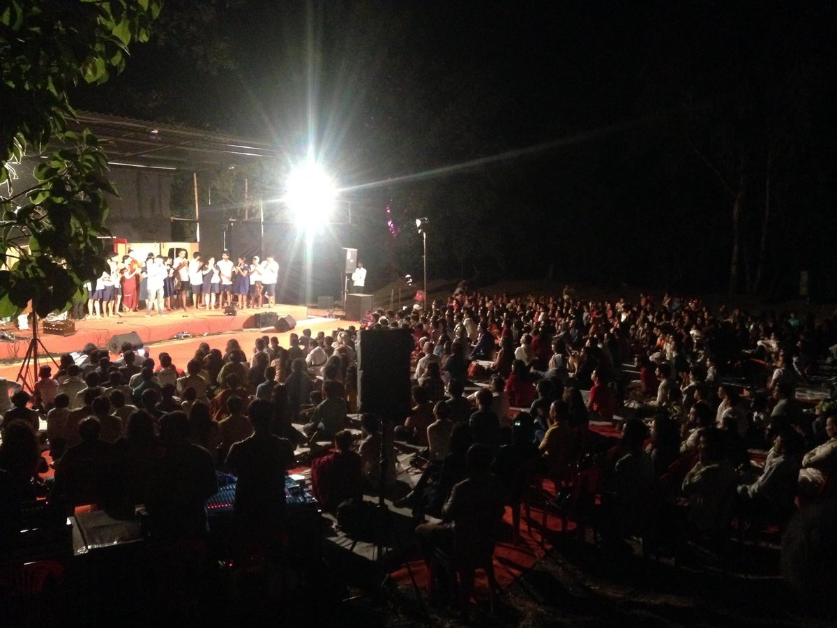 Sandboxcollect's tweet photo. April 2017, Kamshet Arts Festival.
From dusk till dawn, we saw veterans from the fields of dance, drama, music, and more, perform enthralling pieces. Here's hoping for more beautiful memories by the lake.
#Throwback17 https://t.co/BYxNzwuLC4