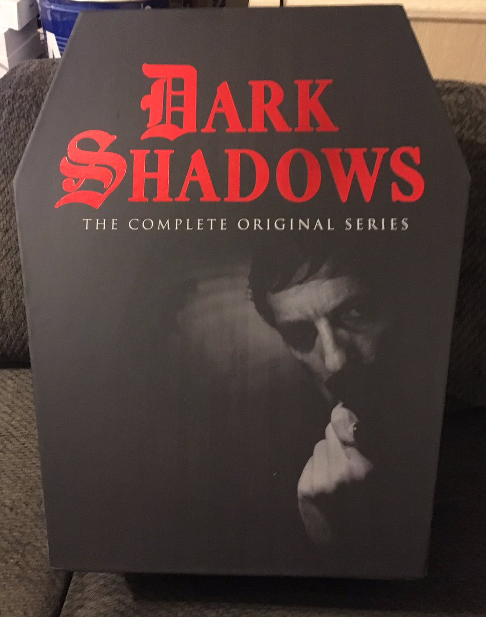1nchntd1's tweet photo. Not saying @dragonet07 is the coolest daughter ever but...
#DarkShadows #JonathinFrid #lauraparker @davidhenesy #jerrylacy #jimstorm https://t.co/Jsjm94UFK4