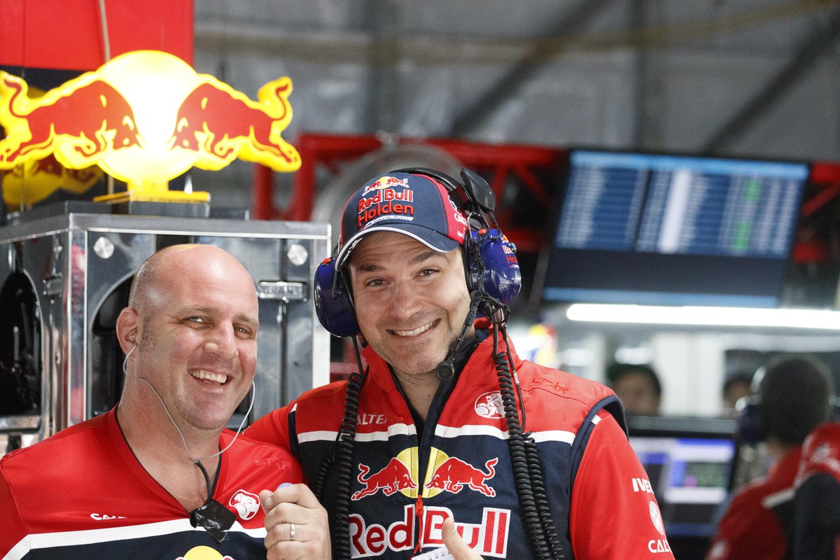 redbullampol's tweet image. It takes a village to do what we do and Dutto thanks each person for their contribution this year 👏👏👏

With thanks to &amp;gt;&amp;gt; redbullholdenracing.com/with-thanks-to/

#VASC #RedBullHolden