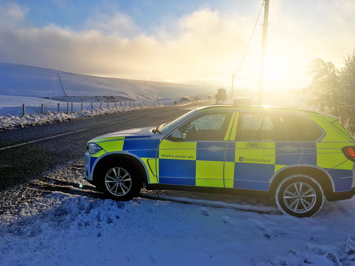 If you decide to brave the Boxing Day sales or visit family or friends today, please remember that some parts of the country are experiencing winter conditions &amp; low sun. Please drive safely 👍