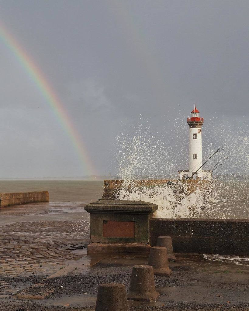 HalluciNantes's tweet photo. En 2017, c’était vraiment les premières expériences photos des éléments déchainés. Après l’orage, lors d’un super instameet à Saint Nazaire, c’est à l’océan en furie que nous nous sommes confrontés.
.
#igersnantes #igersfrance #lvan #nantesfr #igrecommen… https://t.co/l6OUQO0IaF https://t.co/MODXm1l0ow