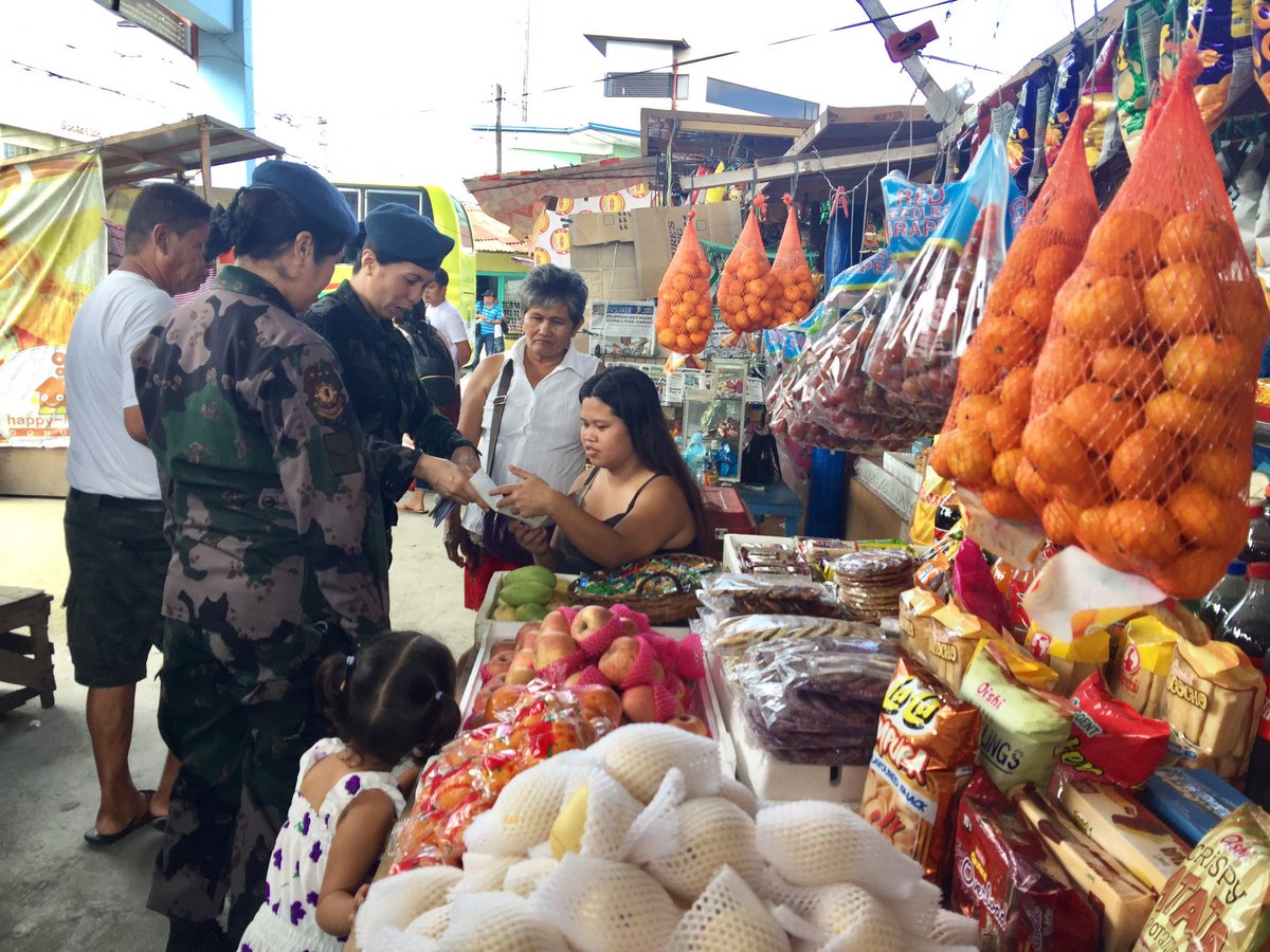 PscRpsb6's tweet photo. Distribution of Flyers on Crime Prevention and illegal drugs at  Brgy. San Pedro, Molo, Iloilo City.
#602ndMC #RMFB6

@pnp_rpsb6 https://t.co/wm5s3xUJ3g