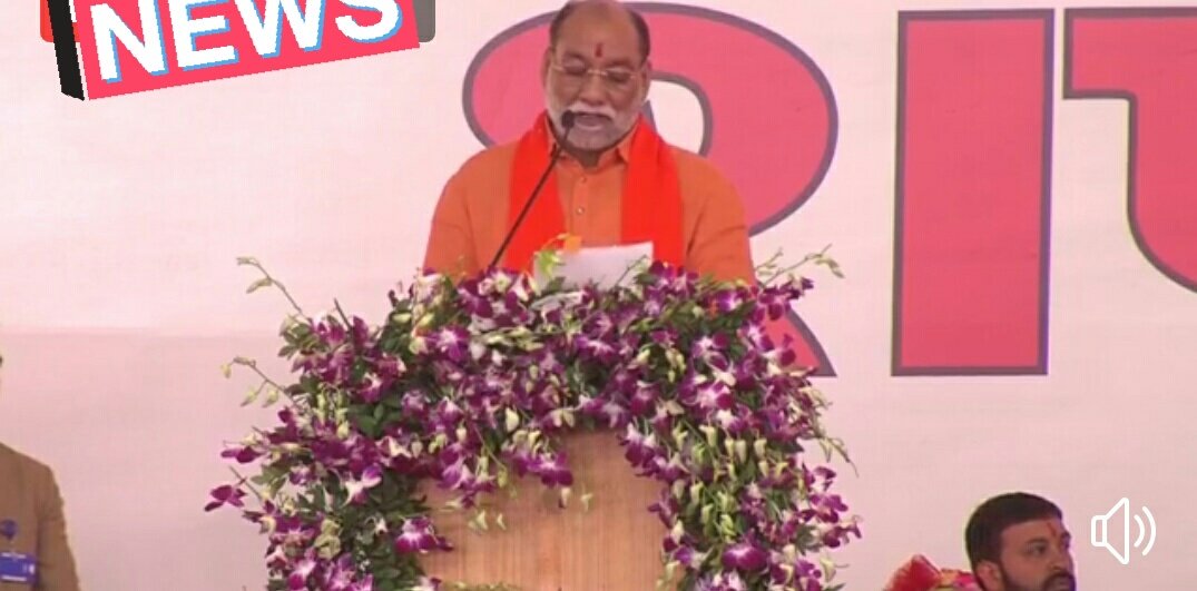 SuratBJP's tweet photo. @KumarbhaiK
Take oath as minister
 મંત્રી પદ ના શપથ

@PatelUrvii @SuratBJP @Nitinbhai_Patel @tv9gujarati @PRupala @pateljigar47 @KatrodiyaParil @newsofsurat @mukeshpatelmla @ https://t.co/MkvA1uWwPp