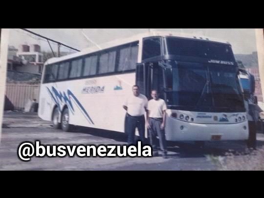 busesamericasur's tweet photo. De regalo de navidad compartimos esta reliquia de fotografía de este flamante Busscar Jum Buss 360 de #ExpresosMerida https://t.co/cbNDno95yK
