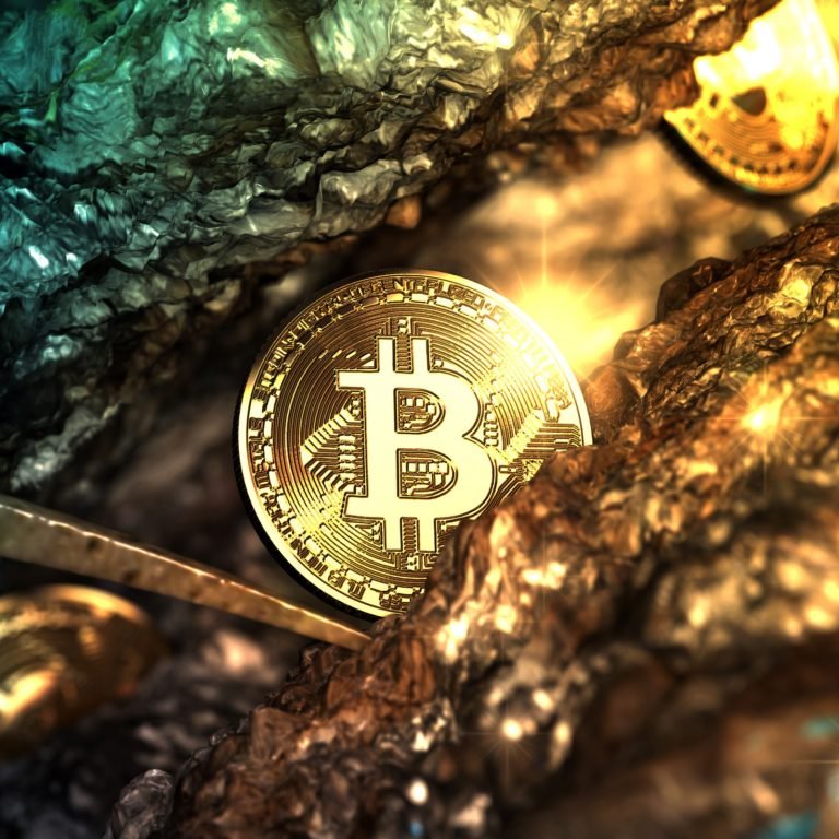 BitcoinNews's tweet photo. Faced With Never Owning a Whole Bitcoin, Investors Are Turning to Altcoins https://t.co/1nSSZFfYZv #Bitcoin https://t.co/kQVJfjMqet