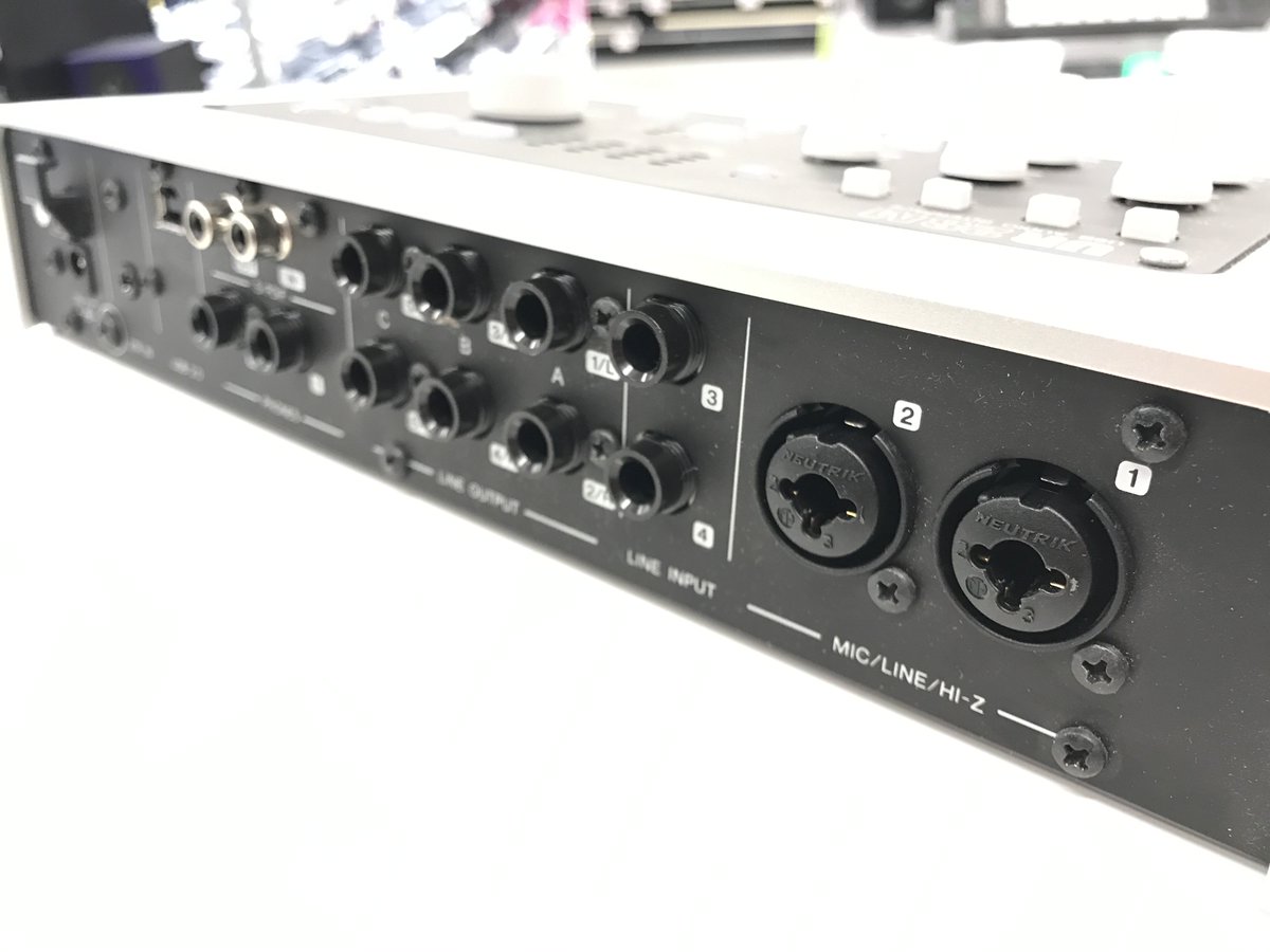 creatorsland's tweet photo. 中古商品が一点入荷致しましたのでご案内致します。
中古の #steinberg の「#UR28」のご案内です。
傷有となりますがお値段は19,300円(税抜)となります。
#creatorsland #DAW #DTM #CUBASE https://t.co/j1W2skqBKD