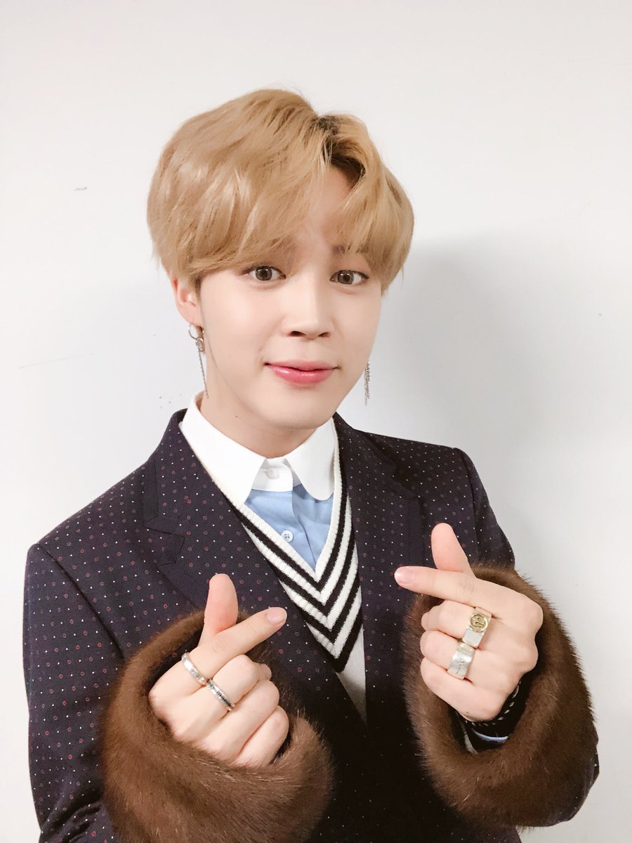 안 あん このジミンのジャケットめっちゃ可愛い これこそ萌え袖ね Bts Jimin バンタン ジミン