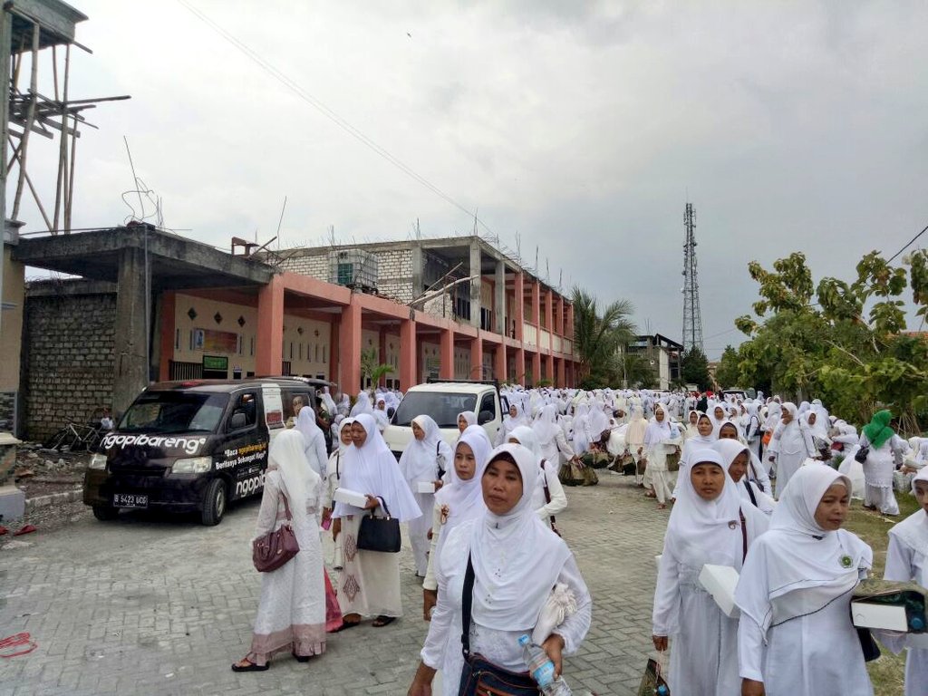 Ketua <a href="/LPP_PKBGresik/">LPP PKB Gresik</a> <a href="/HMQodir/">HM.abd.Qodir</a> Hadir dalam #HalaqohBuNyaiUstadzahGresik . <a href="/DPCPKBGresik/">DPC PKB Gresik</a> @LPPDPPPKB <a href="/dpwpkbjatim/">DPW PKB JAWA TIMUR</a> @LPPDPPPKB