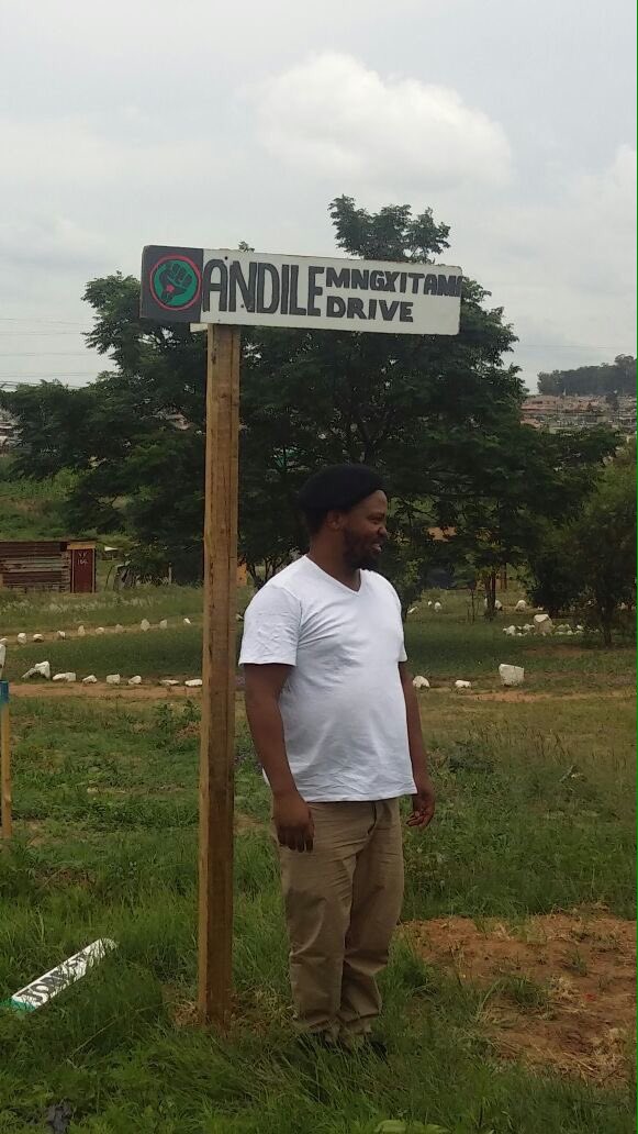 RethabileKunga's tweet photo. @Mngxitama: #LandExpropriation without compensation is realized by a successful #land occupation and building communities. @Black1stLand1st in the ivory park, Midrand. #BLFvisit @_SaveSA @ANN7tv @BLF_SM @ferialhaffajee @eNCA @alexeliseev @Adamitv @BrianTloubatla @News24 https://t.co/yWqeOu5UEv