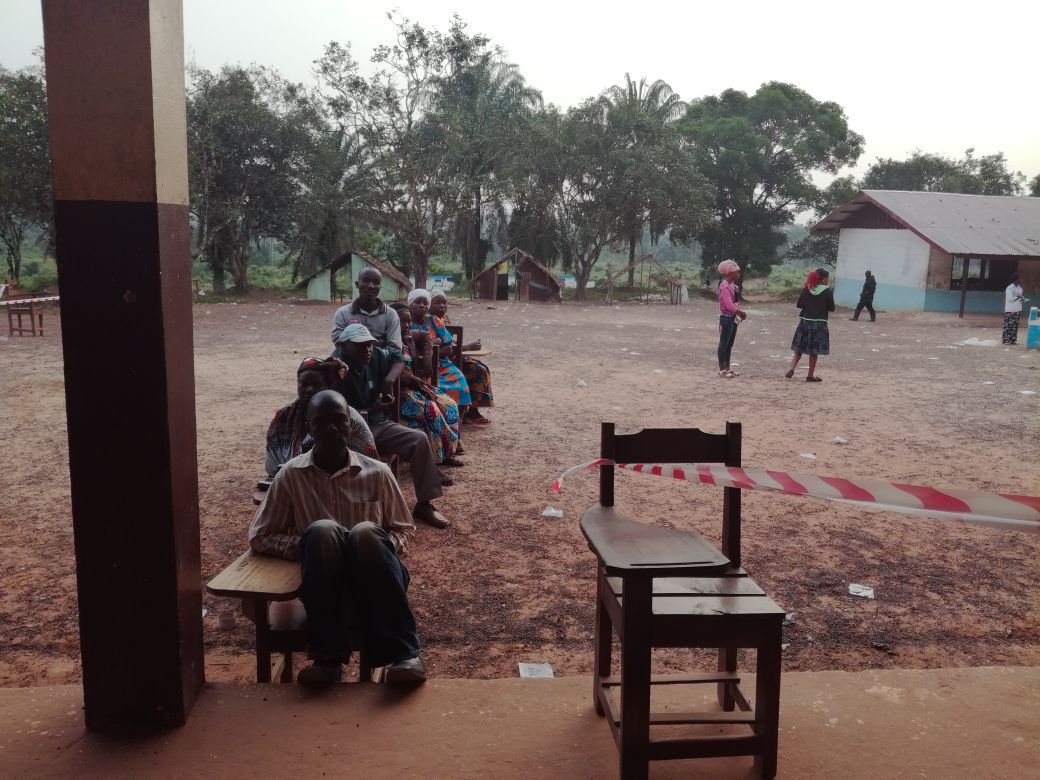 EUEOMLiberia's tweet photo. 69 #election observers of the #EUEOM #Liberia are observing the opening of polling places this morning in all counties. https://t.co/A0q2jaGcUO