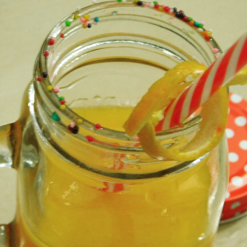 I love water... specially frozen into cubes and surrounded by orange juice!🍊🍸
instagram.com/p/BdKGJy0D_vb/
#mocktail #juice #orange #drinks #love #fruits #RealMocktails #recipe  #TuesdayThoughts #TuesdayMotivation #TuesdayTreat #Tuesday