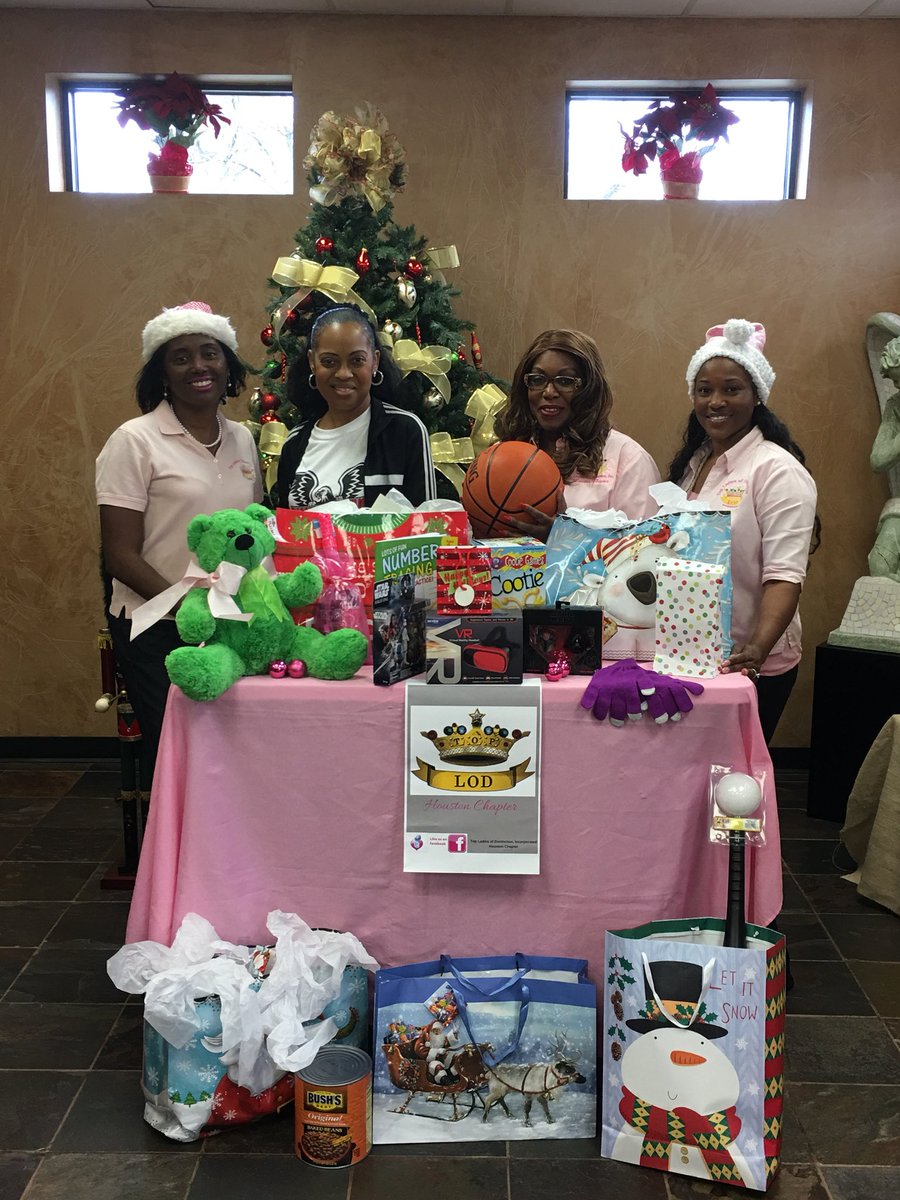 TlodHouston's tweet photo. Thank you to our #TLODHou Angels for making the Washington’s family Christmas bright. This will be our adoptive family for the entire year so more opportunities to come. Thank you @changehappenstx for the collaboration! #TopInService #Blessed2BeABlessing https://t.co/1tB31s3xow