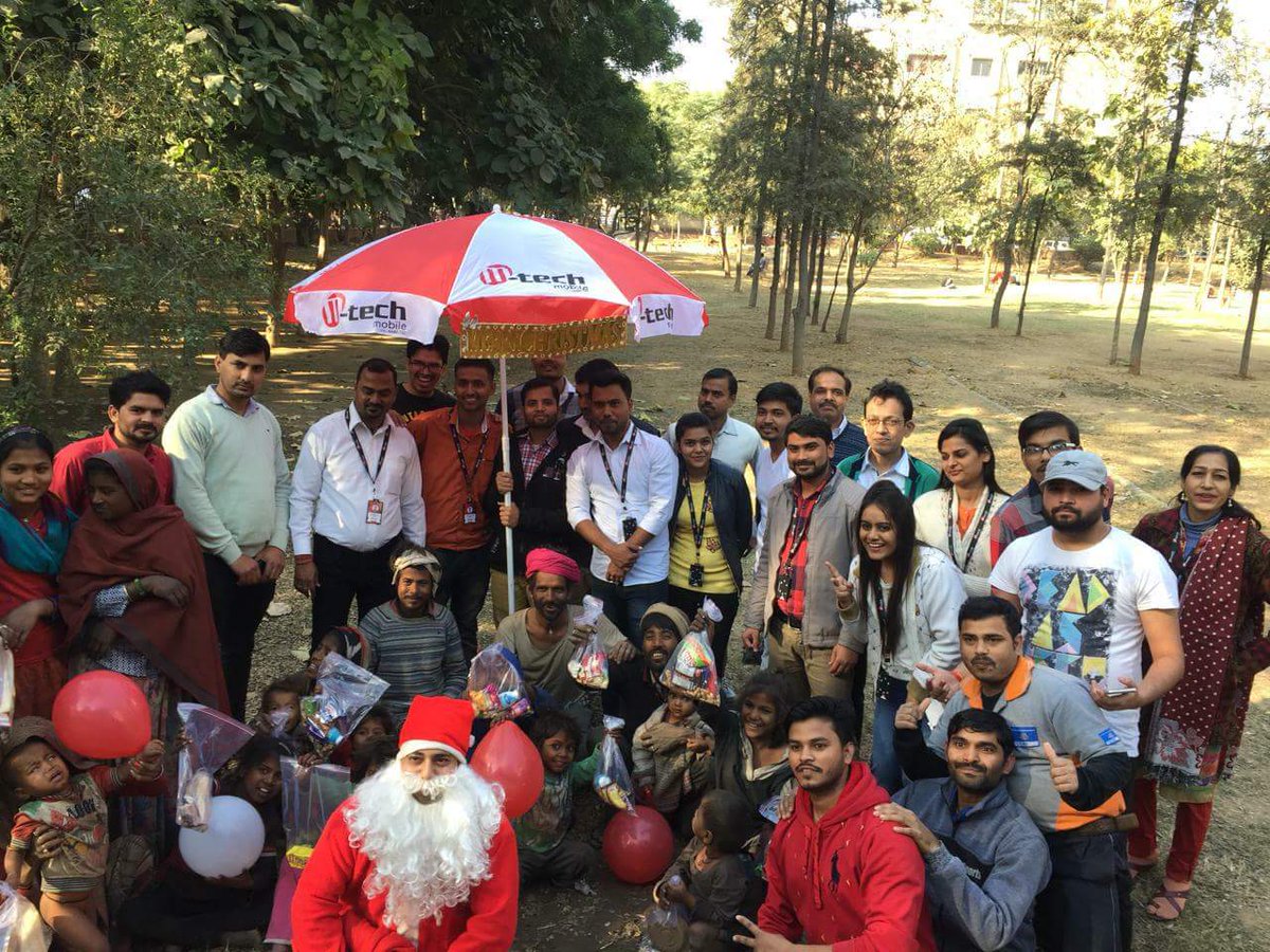 mtechmobile's tweet photo. Ho, ho, ho! Here's how team Mtech celebrated &amp; enjoyed a #MerryChristmas. A fun-filled day with crunchy snacks, entertainment &amp; spreading lots of Xmas cheer all the way.  #MtechMobile #MtechChristmas https://t.co/DnE4S0lcCk