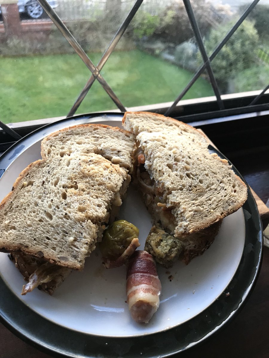 ParkerSamcro59's tweet photo. The obligatory Boxing Day Xmas dinner MANWIDGE for breakfast #stillmoist https://t.co/9Slv1SXJ3C