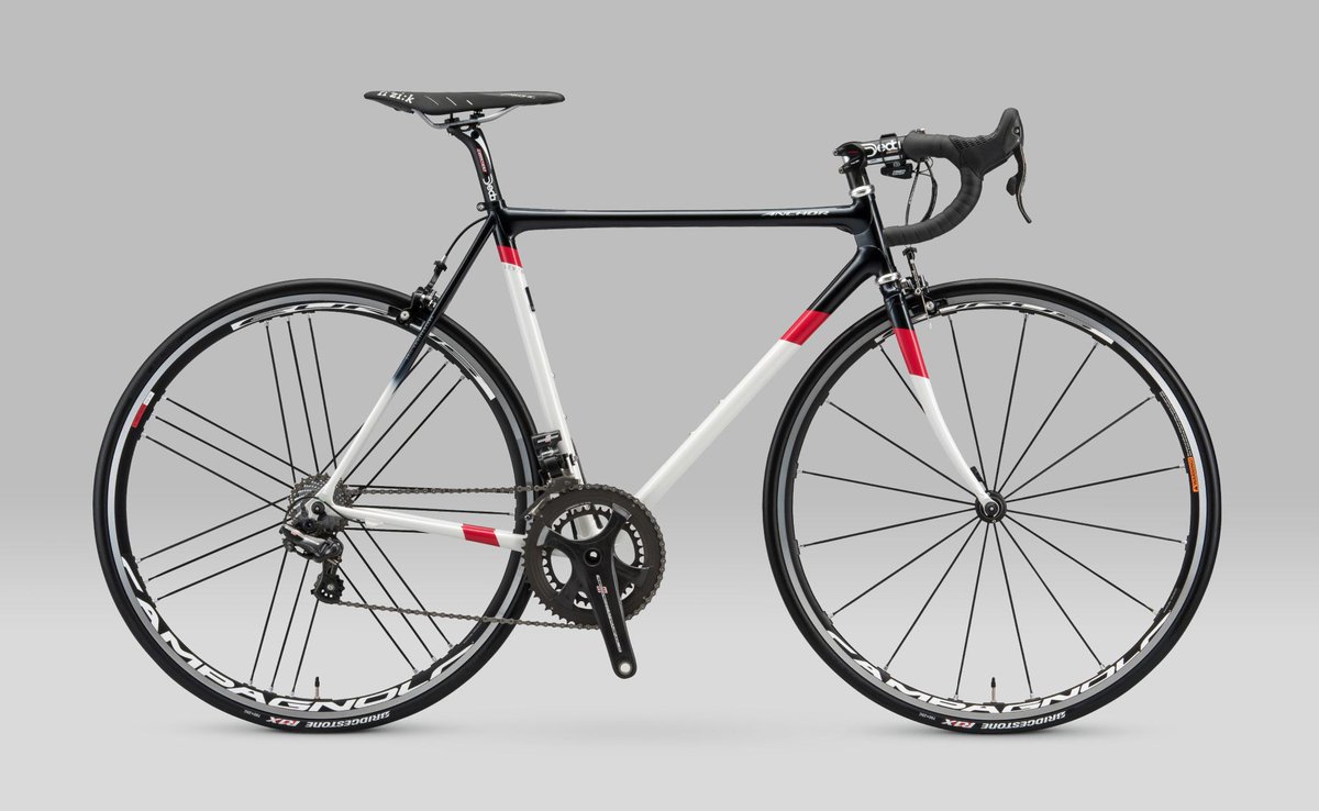 hirok0821's tweet photo. auの自転車保険更新完了♪
今乗ってるFOILも丸5年になるし、そろそろ次期フレームを考え始める時かなぁ、いやまだ早いか 笑
#neocot #25thanniversary https://t.co/1VE7ViVj87