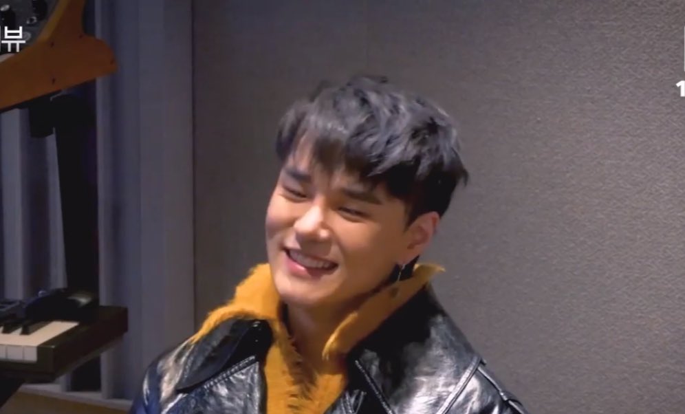 deansintro's tweet photo. dean looked adorable in this interview, his hair was so fluffy and he should wear yellow more often !!!! https://t.co/Od9J9gzG8H