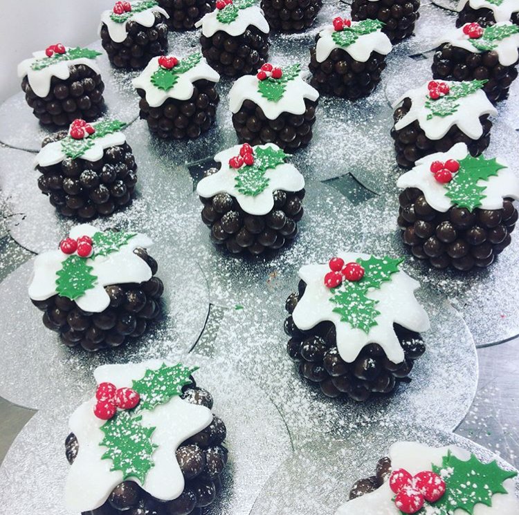 Enjoy a fun Boxing Day activity from our Head Pastry Chef, Sarah: Dip a Chocolate Orange in melted chocolate, dot with Malteasers and top with icing for a sweet Christmas Pudding touch! 🎅